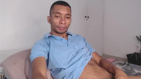 Snapshot of aaronblack1_ chatting on February 2025 10:16:02 AM Heyy my name is Aaron online show from February 2025 10:16:02 AM