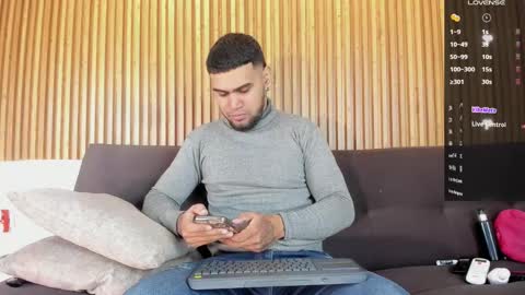 ig aaron hunter123 online show from March 2026 03:31:01 AM