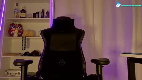 Aaron  online show from February 2025 04:35:01 AM