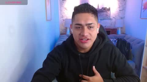 Aaron online show from September 2025 12:07:01 PM