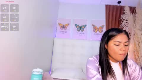 Snapshot of aashley_jones chatting on February 2025 06:02:01 AM Aashley online show from February 2025 06:02:01 AM