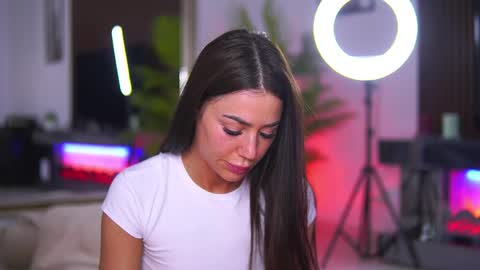 Snapshot of abbela_white chatting on May 2026 06:19:02 AM Alexa online show from May 2026 06:19:02 AM