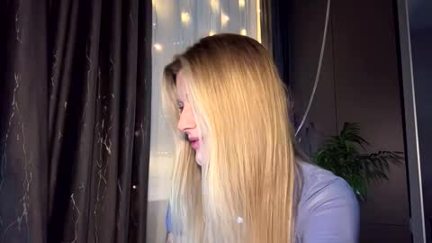 Abbi online show from December 2025 03:28:02 PM