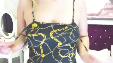 Snapshot of abbeymarley chatting on April 2026 06:20:01 PM Abbey online show from April 2026 06:20:01 PM