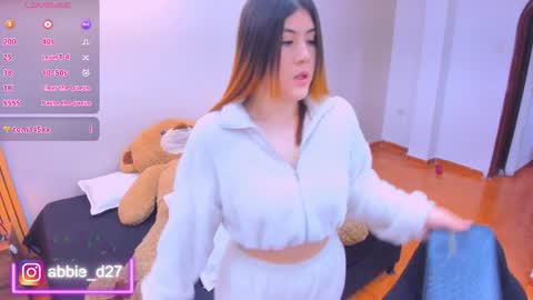 Abbie Edmond  online show from January 2026 03:53:01 AM