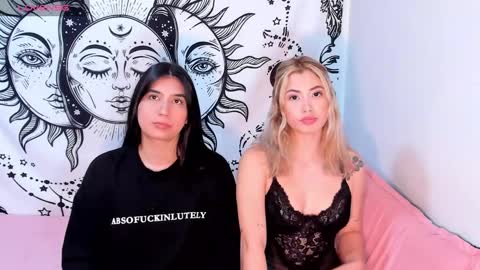 Snapshot of abby_and_lana chatting on February 2025 04:16:02 AM ABBY LANNA online show from February 2025 04:16:02 AM