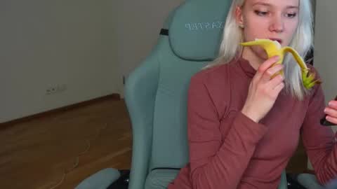 ABBY LAKER online show from December 2025 05:33:02 PM