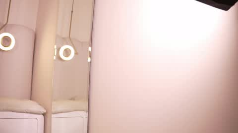 Snapshot of abby_me chatting on May 2026 11:39:01 AM A B B Y online show from May 2026 11:39:01 AM