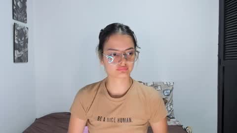 Abby Saenz online show from October 2025 11:45:02 PM