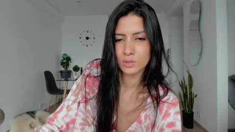 Laura  online show from February 2025 04:14:02 PM