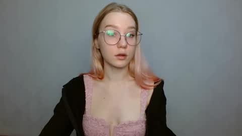 Snapshot of abbymoore__ chatting on January 2025 09:21:02 AM Abby Lovense is active online show from January 2025 09:21:02 AM