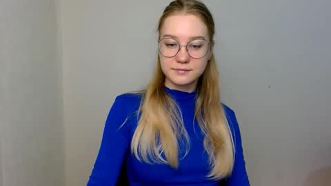 Abby Lovense is active online show from December 2025 11:27:02 AM