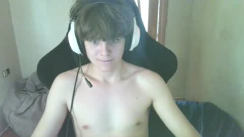 Snapshot of abbysal_blade chatting on June 2026 06:40:01 AM abbysal_blade online show from June 2026 06:40:01 AM