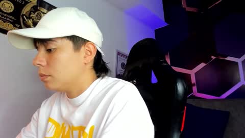 Abby Smith online show from November 2025 07:39:02 PM