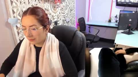 Snapshot of abbystones chatting on December 2024 03:55:01 PM Abby Stones online show from December 2024 03:55:01 PM