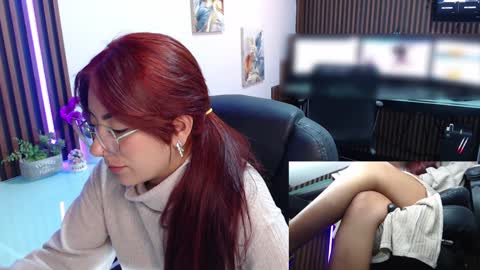 Snapshot of abbystones chatting on February 2025 02:43:01 PM Abby Stones online show from February 2025 02:43:01 PM