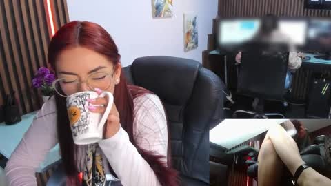 Snapshot of abbystones chatting on February 2025 02:42:01 PM Abby Stones online show from February 2025 02:42:01 PM