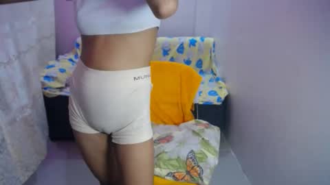 abbywinter18 online show from September 2025 10:20:02 AM