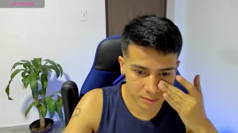 Independence model AbelAsburgo online show from October 2025 06:59:01 AM