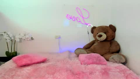  Abella and Kendra  online show from January 2025 07:24:01 PM