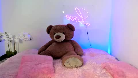  Abella and Kendra  online show from January 2025 10:28:02 PM