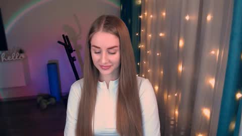 Anna online show from February 2025 08:18:01 PM