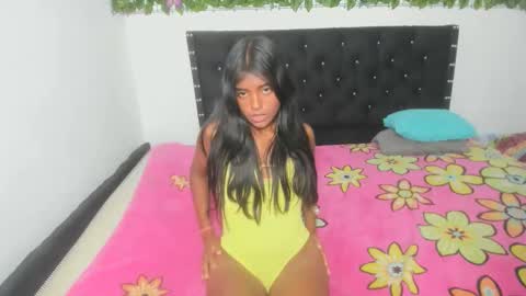 abigail_hot10 online show from October 2025 03:35:01 PM