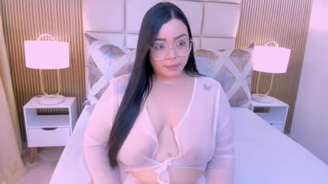 Snapshot of abigail_pride chatting on May 2026 07:43:02 PM Abi wuw online show from May 2026 07:43:02 PM
