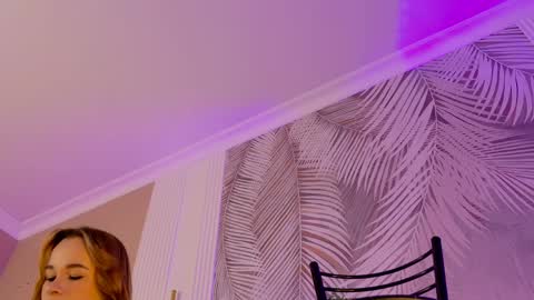 Snapshot of abigailforl chatting on April 2026 05:27:01 AM abigailforl online show from April 2026 05:27:01 AM