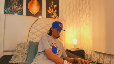 Snapshot of abravanel_sefardi chatting on June 2026 09:21:02 PM Abrovanel online show from June 2026 09:21:02 PM