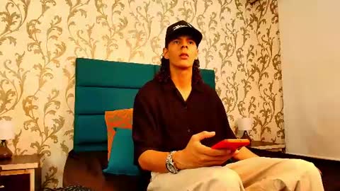 Snapshot of abravanel_sefardi chatting on June 2026 06:32:02 PM Abrovanel online show from June 2026 06:32:02 PM
