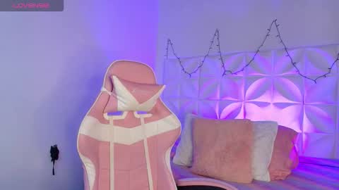 Abril  online show from November 2025 11:21:01 AM