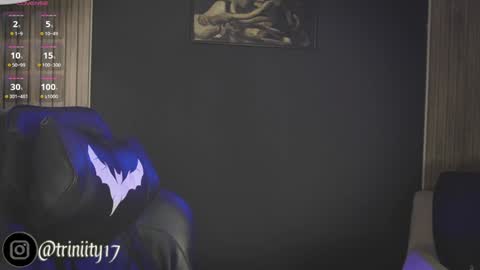 Snapshot of abril__colen chatting on December 2024 12:33:01 AM April online show from December 2024 12:33:01 AM