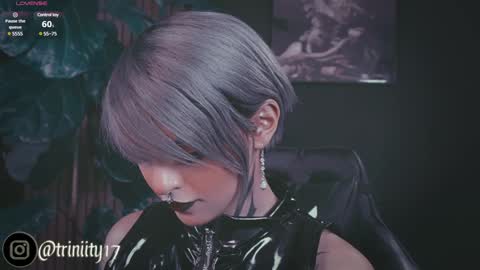 Snapshot of abril__colen chatting on January 2025 05:02:02 PM April online show from January 2025 05:02:02 PM