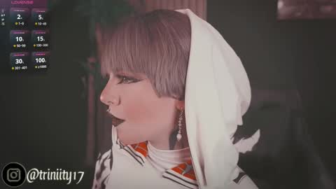 Snapshot of abril__colen chatting on February 2025 05:29:01 PM April online show from February 2025 05:29:01 PM