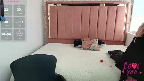 Snapshot of abril_fox__ chatting on March 2026 07:29:01 PM Abril Fox online show from March 2026 07:29:01 PM