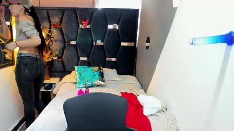 Snapshot of abril_fox__ chatting on April 2026 08:24:02 PM Abril Fox online show from April 2026 08:24:02 PM