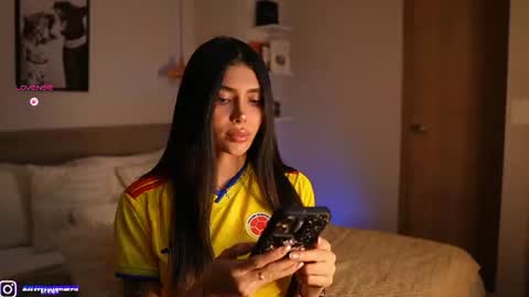 Snapshot of abril_w18 chatting on June 2026 10:52:02 PM My name is Alexa. Please say hello I like to chat with you. If you have requests please use tip online show from June 2026 10:52:02 PM