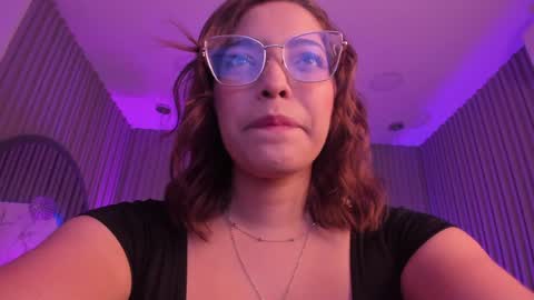Snapshot of abrilbloom_ chatting on June 2026 02:29:01 AM abril online show from June 2026 02:29:01 AM