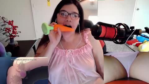 Snapshot of achubbygummy chatting on May 2026 10:15:01 PM AChubbyGummy online show from May 2026 10:15:01 PM