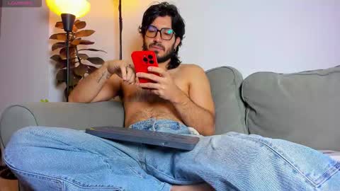 Snapshot of ackerman_eren_ chatting on November 2025 11:21:02 AM R. online show from November 2025 11:21:02 AM