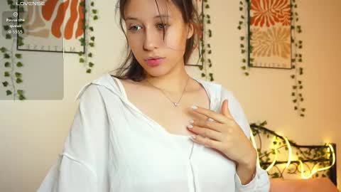 Snapshot of adahbuggie chatting on October 2025 06:39:02 PM Lily n Jenny online show from October 2025 06:39:02 PM