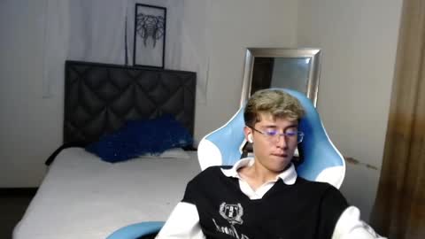 Adam online show from April 2026 04:50:02 AM