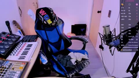 Snapshot of adam_rocket chatting on January 2025 12:33:01 AM  Adam online show from January 2025 12:33:01 AM