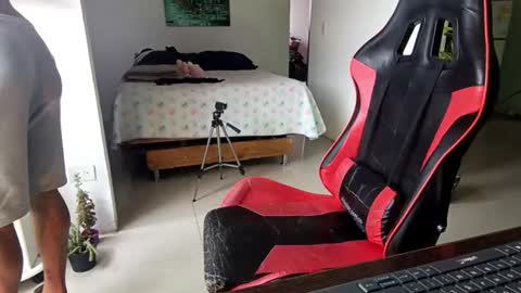 Adam Valencia online show from February 2026 01:11:01 PM