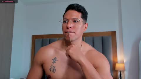 adambrocs1 online show from March 2025 04:22:01 PM