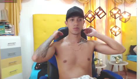 Adam online show from January 2025 08:25:01 AM