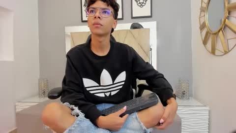 Adams Bobby online show from December 2025 11:30:02 AM