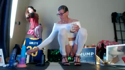 Snapshot of adamseve777 chatting on December 2024 06:48:01 PM TaylorSexbot online show from December 2024 06:48:01 PM