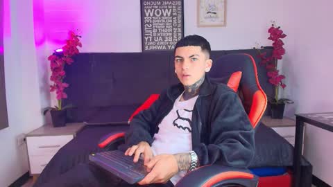 AdamsWalkerr  online show from March 2026 12:11:01 PM